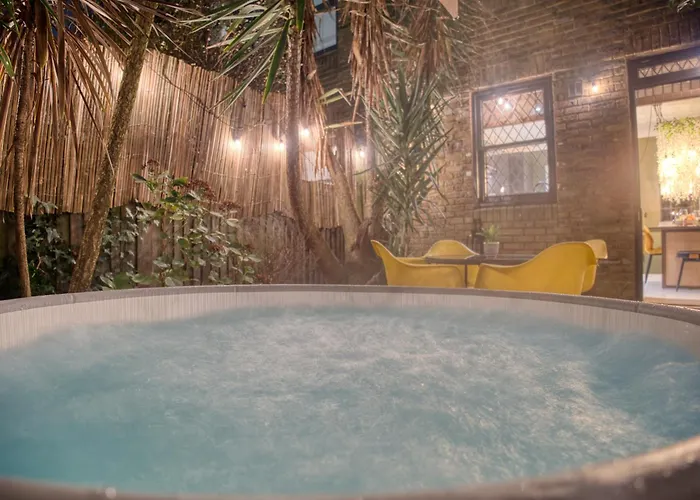 London Fulham - Hot Tub, Parking, Games & Cinema Room