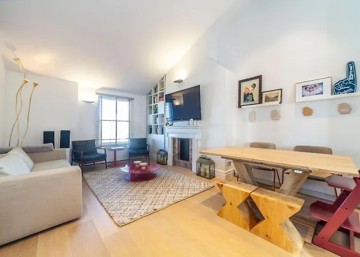 Lovely 2 Bedroom Flat In The Heart Of Chelsea
