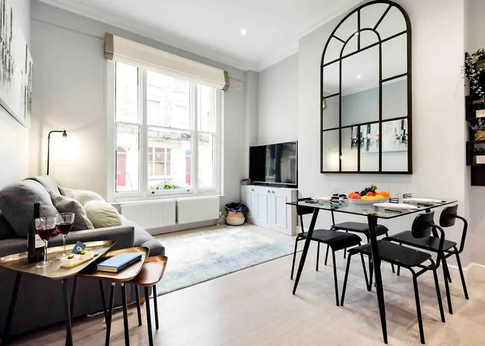 Bright And Modern Bayswater Apartment
