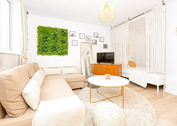 Charming Studio With Balcony In Putney, 5 Min Tube