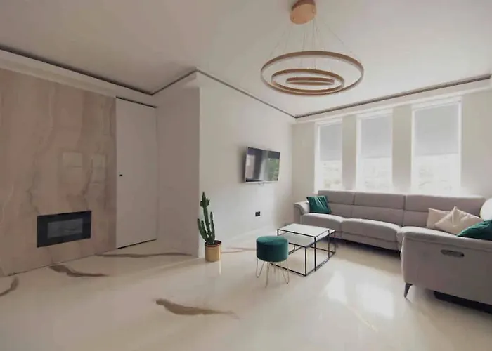 Entire Luxury Apartment In Greater London