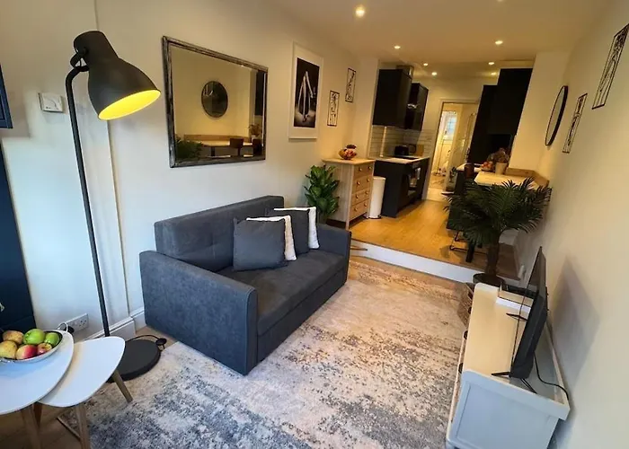 Elegant Studio Retreat In Hampstead - Central London Access