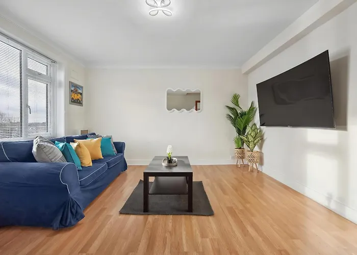 Vichy - Edgware Way 2 Bed Modern Apartment