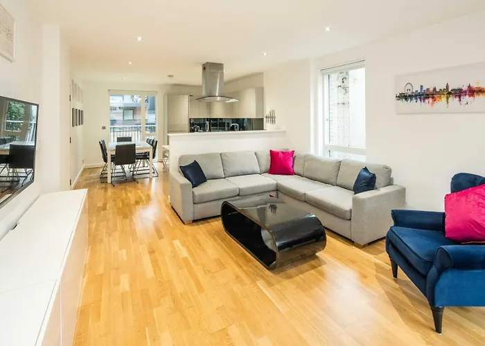 Modern 3-Bed Flat In Bermondsey Spa