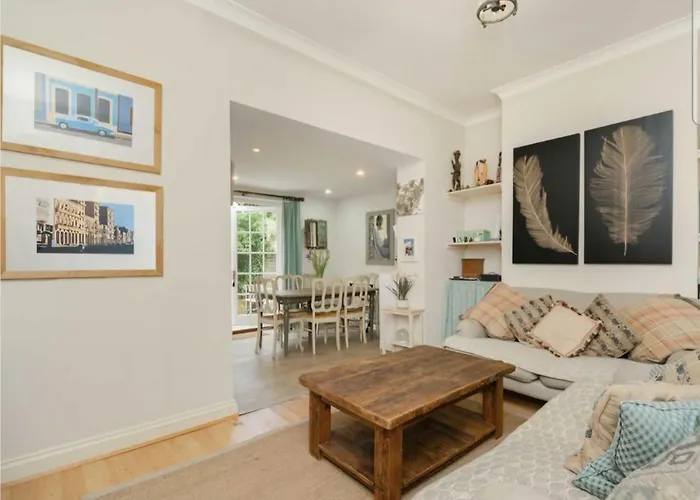 Spacious One Bedroom Flat