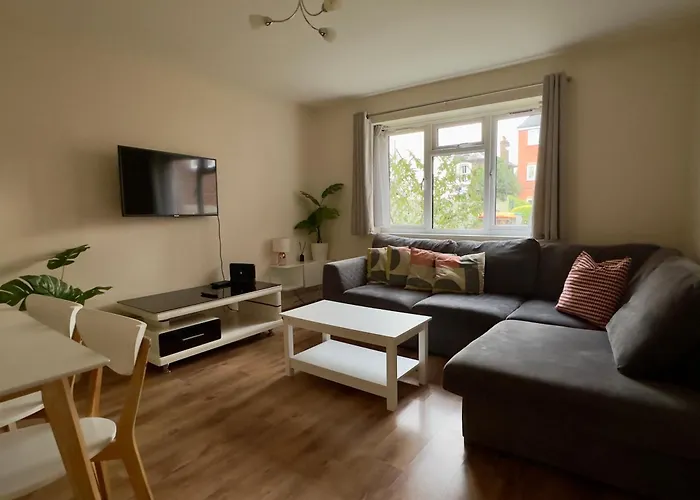Serene 2 Bedroom Flat Free Off-Street Parking Large Suv Close To Tube