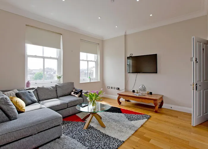 Family Apartment Kensington 2 Bed 07