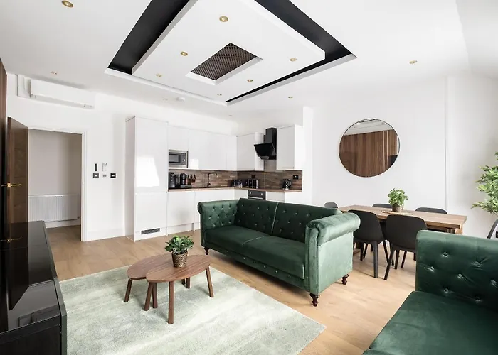 Luxury Large Apartment In Central London