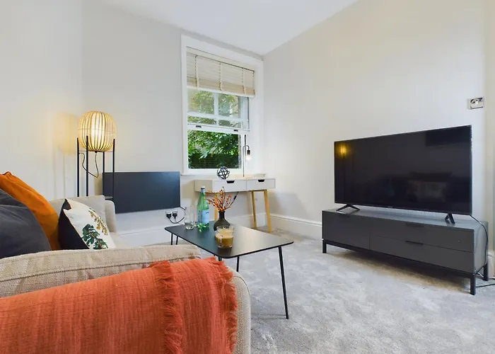 London Charm At Charleville Apartment