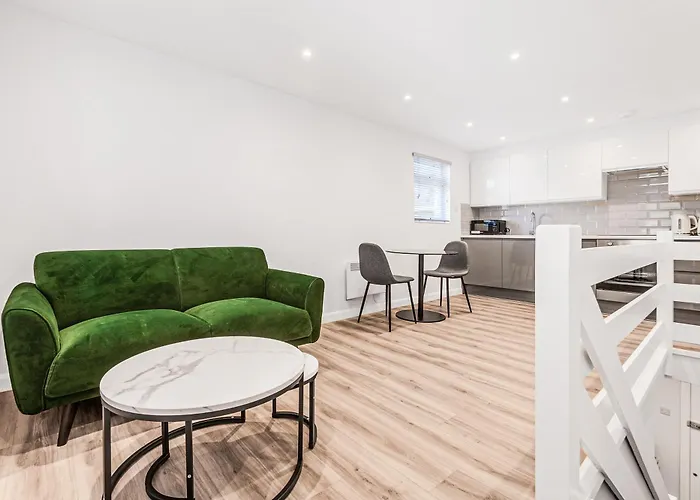 New Listing! Peaceful 1Br Flat In Clapham Common