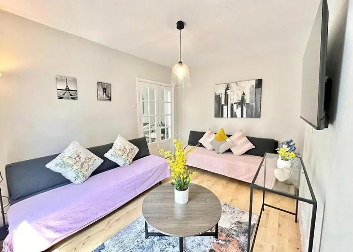 Hyde Park Comfortable Family Apartment