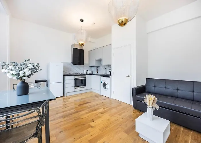 Spacious Islington Apartment