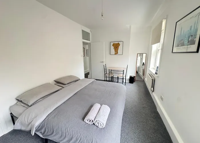 Beautiful Large Room In Central London