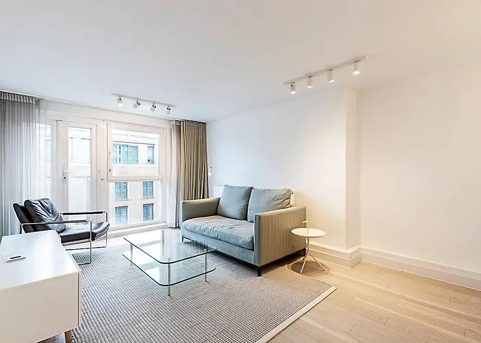 Comfy 2-Bedroom Apartment With Balcony