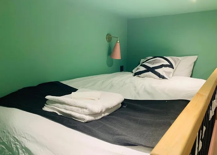 Stylish And Funky Studio Retreat, Perfect For 2 Guests