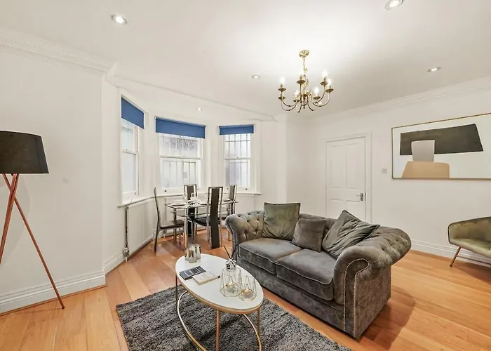 Heavenly Stays, Knightsbridge, Warm 1-Bd Getaway