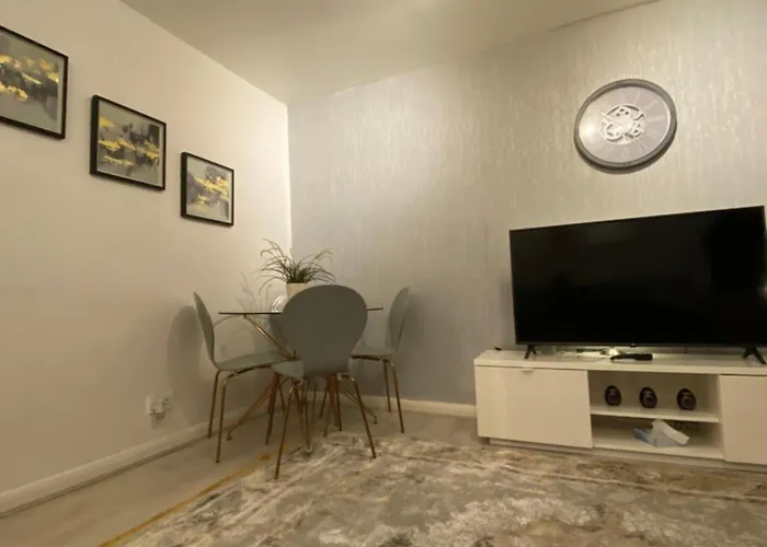 One Bedroom Flat In Chiswick W4