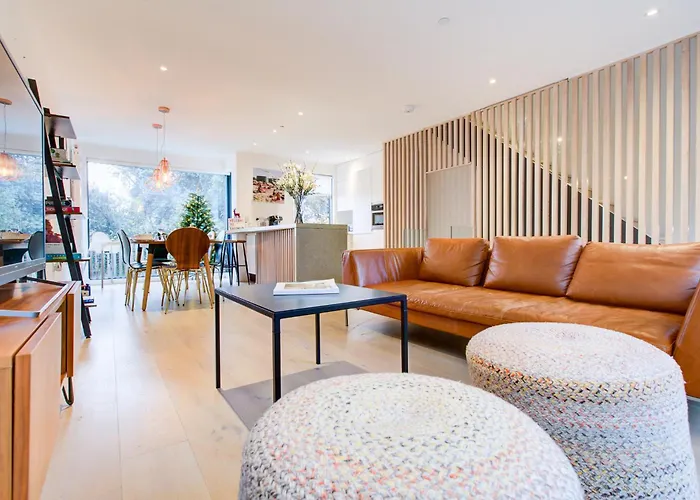 Neoteric Home Wimbledon Village