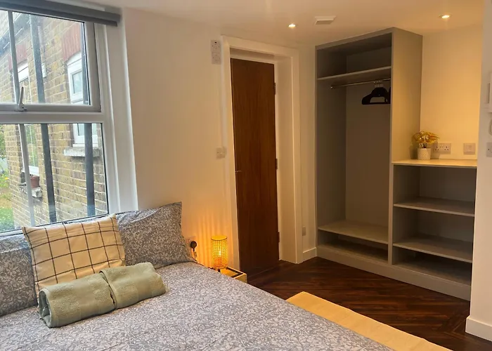 Spacious Battersea Rooms And Apartments