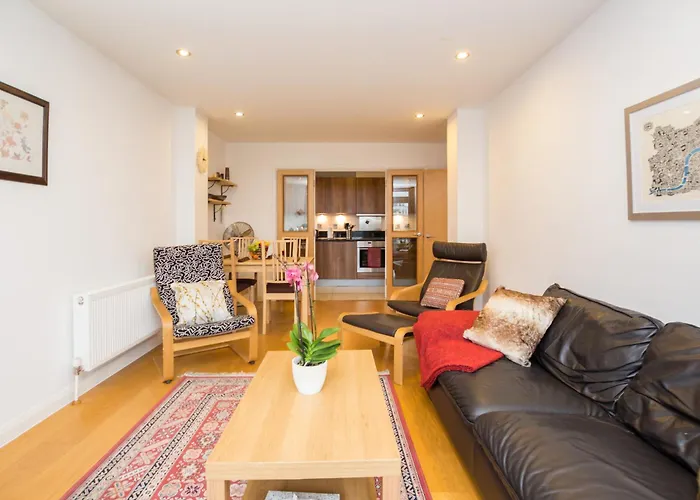 Splendid 2 Bdr Apt With Panoramic View, Acton