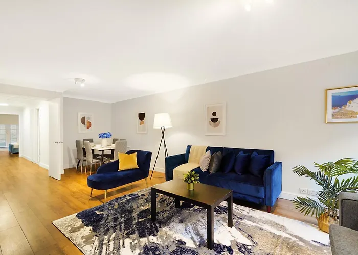 Luxury 3-Bed Apartment With Private Garden En-Suites & Underground Parking Prime Nw6 London Location