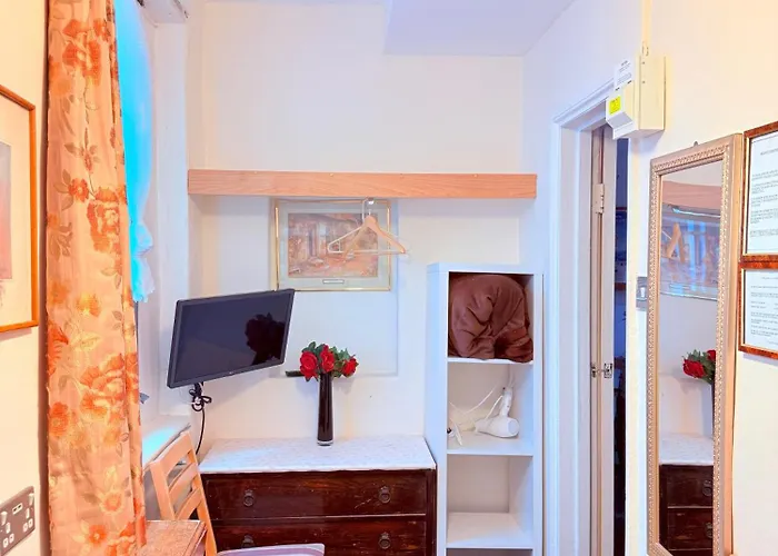 Albro House Hotel