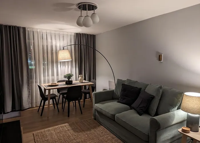 Panoramic View Two-Bedroom Central London Flat
