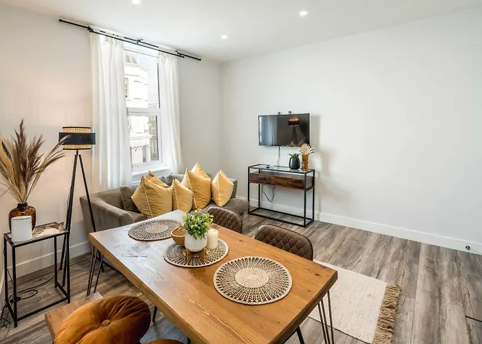 New Refurbished Flat-Kensington-Hamersmith-Olympia Exhibition