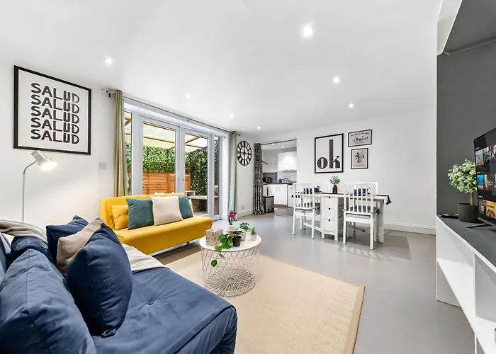 Cosy Two Bedroom Luxury Living - Central London Hideaway Cottage Paddington & Westminster