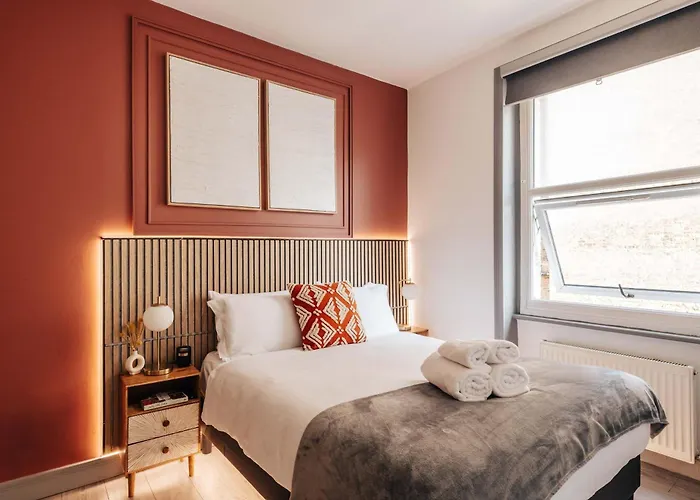 Cosy And Modern Duplex In The Heart Of Earls Court