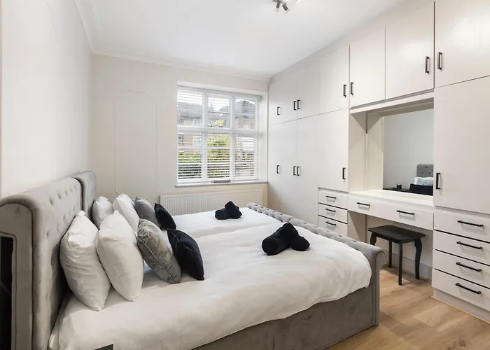Cozy And Spacious Full Size Flat