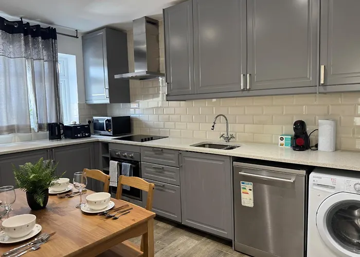 Beautiful 2 Bed City Escape London