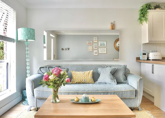 Newly Refurbished Flat With Great Transport Links