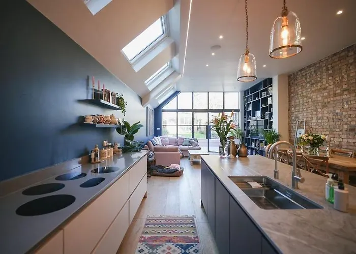 Stunning 5-Bedroom House In The Heart Of London