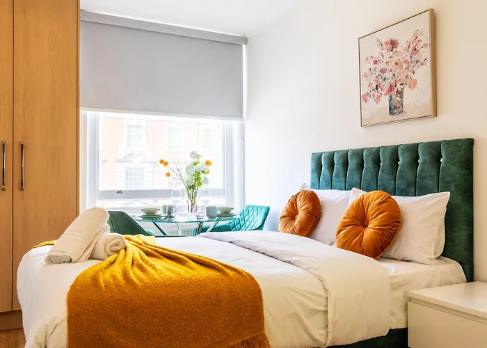 Clarges- Hsk Suites