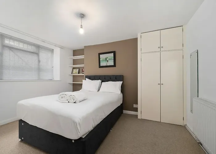 Paddington, Modern 2 Bedroom Apartment