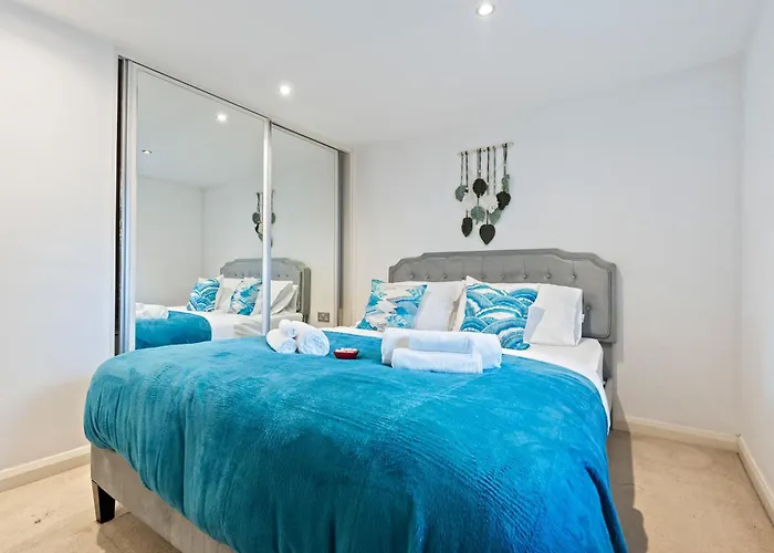 1Br Loft Apartment - Liverpool Street Sleeps 5 - The Simpsons Themed
