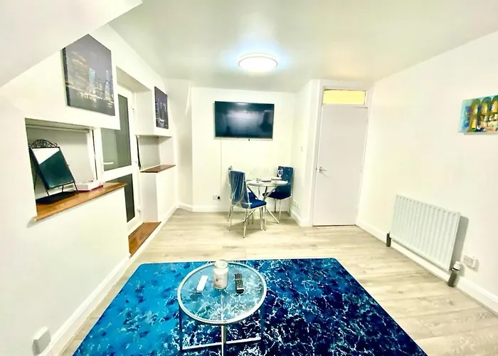 Cozy One Bed Apartment Free Car Park Central London