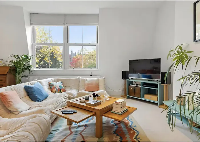Beautiful 3 Bed In Leafy Hampstead