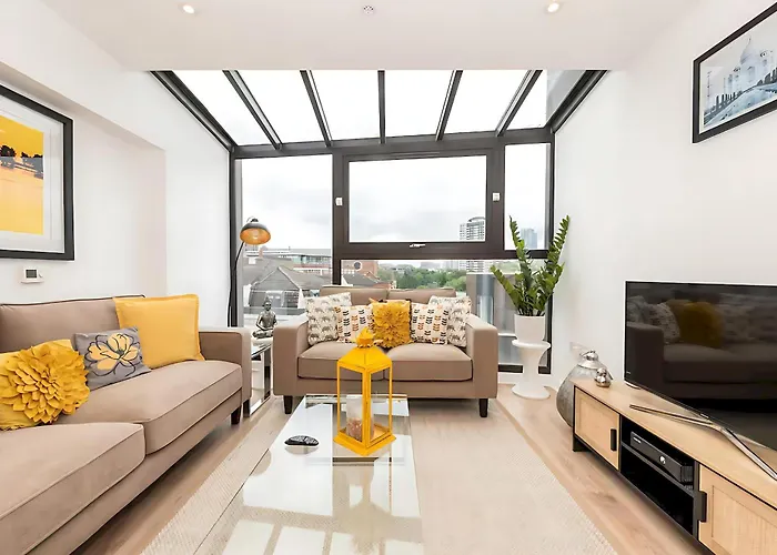 Bright 3 Bed 2 Bath With Air Con In Clerkenwell Pass The Keys
