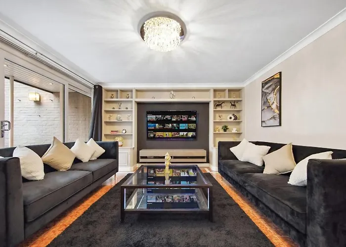 Ultra Luxury 4 Bedroom 3 Bathroom Knightsbridge Home Next To Harrods
