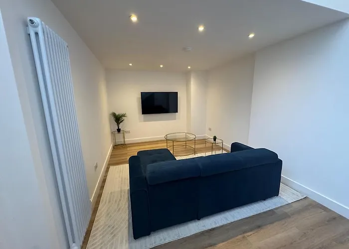 Cosy & Modern Home In Fulham