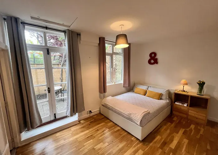 Charming 1-Bedroom Apartment Southfields, London