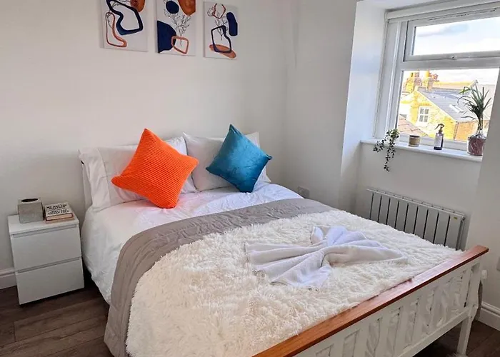 Cosy 2 Bed Suite In Putney, Sleeps 6, With Netflix & Games