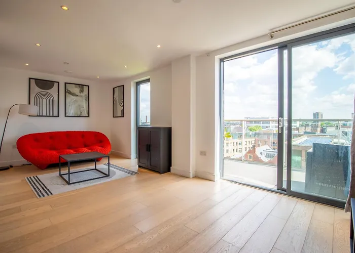 Londwell, Spitalfields & Brick Lane Luxury Balcony Penthouse