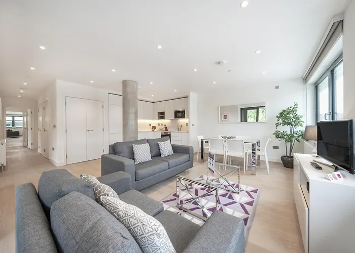 Roomspace Serviced Apartments -Oasis Way
