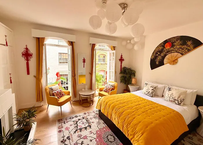 Candy Cafe Apartment