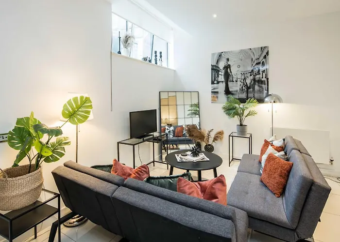 One Bedroom Flat Near University Of London,Soho-Covent Garden