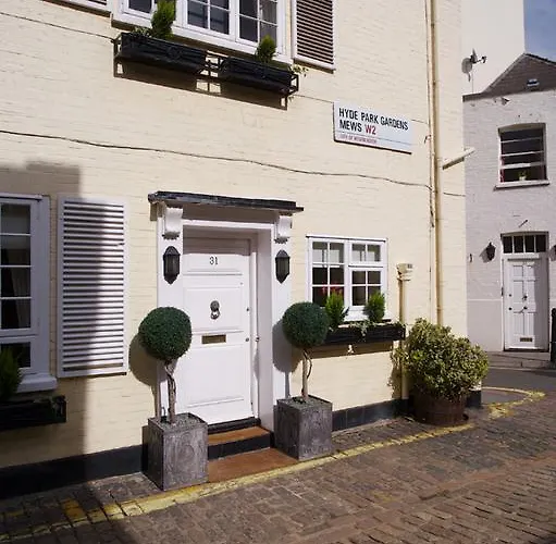 Hyde Park Gardens Mews