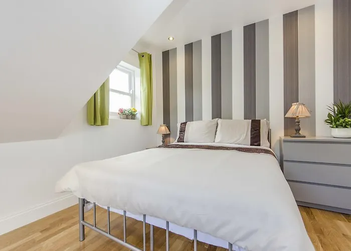 Grand Apartments Fulham Palace
